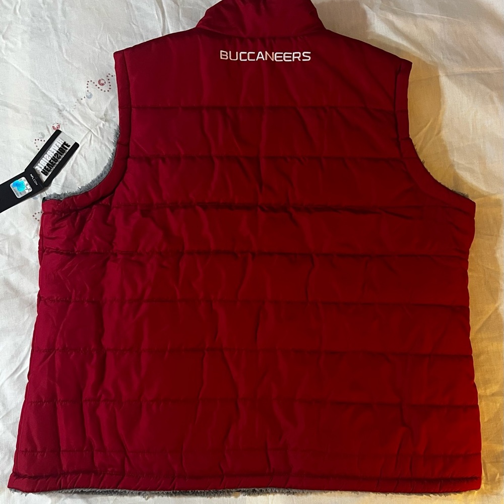 NFL Team Apparel Womens Tampa Bay Buccaneers Reversible Vest Jacket Size 3XL NWT - Picture 2 of 13
